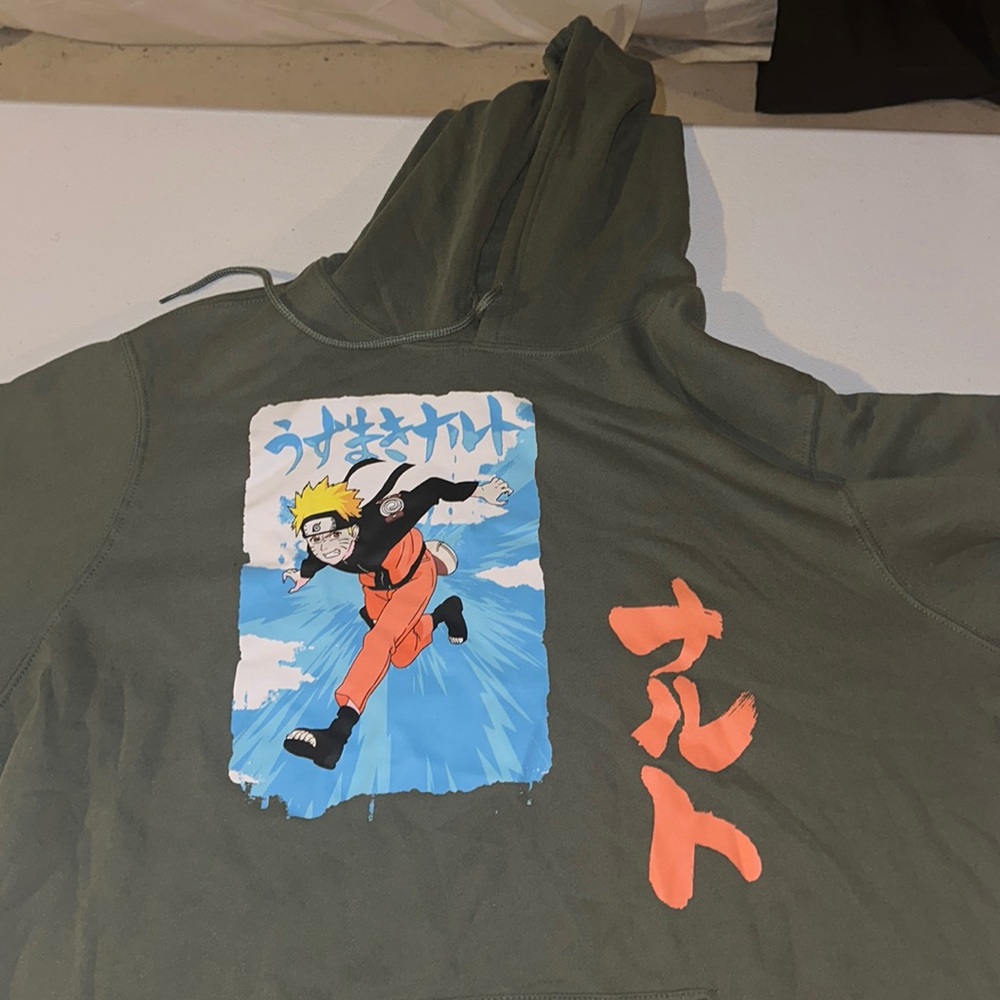 Men’s 2xl Naruto hoodie with drawstring and front pockets.Naruto designs